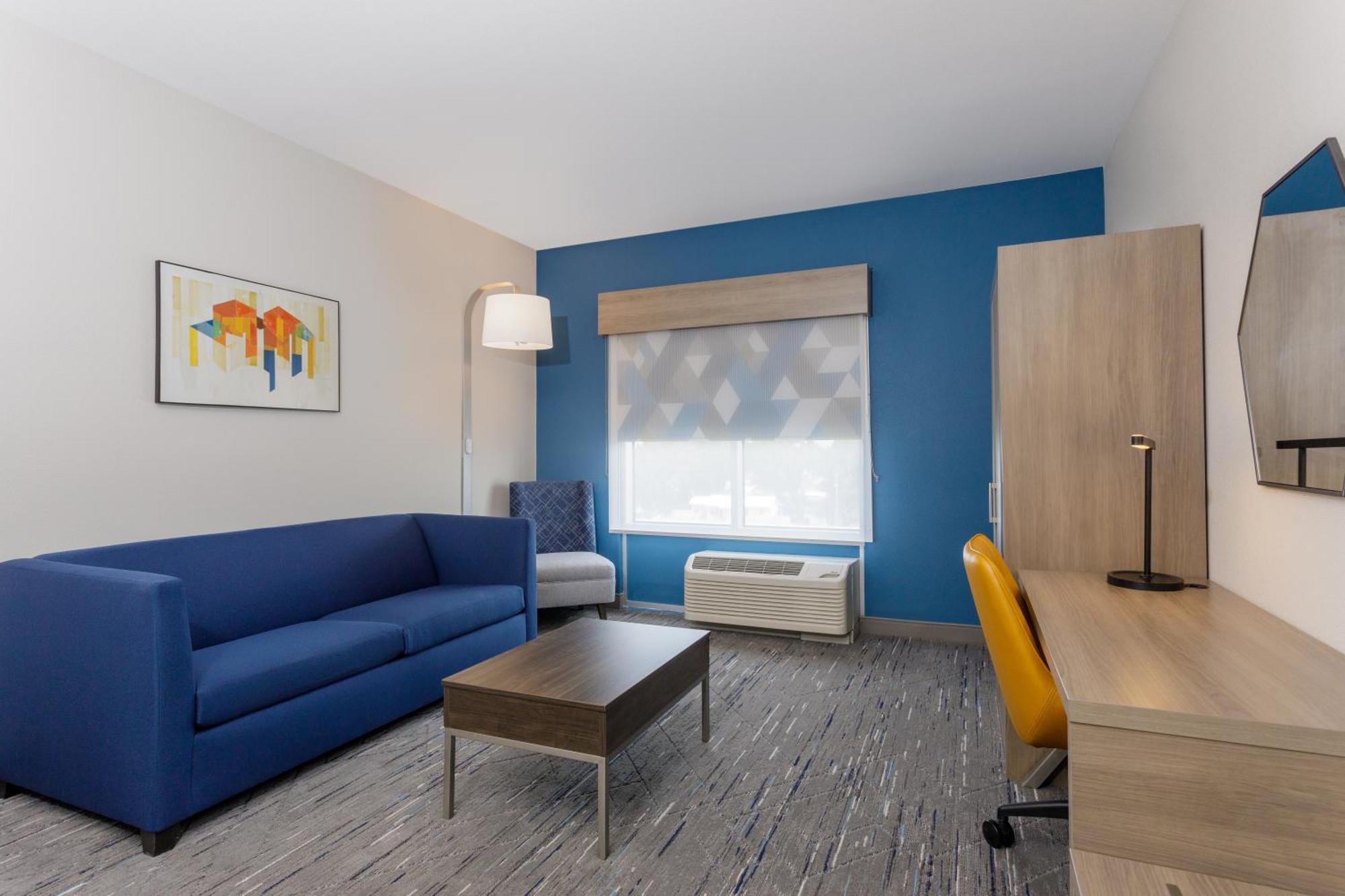 Holiday Inn Express & Suites Tampa Stadium - Airport Area By Ihg מראה חיצוני תמונה