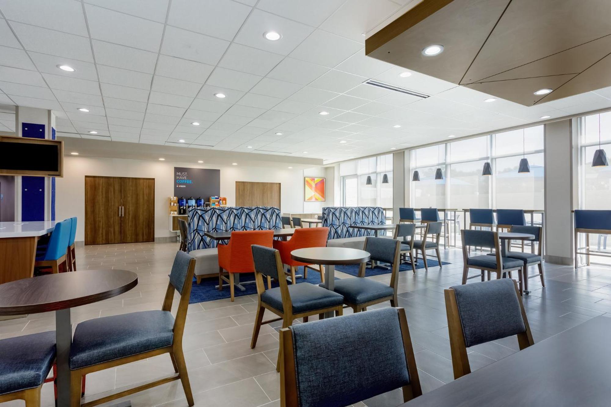 Holiday Inn Express & Suites Tampa Stadium - Airport Area By Ihg מראה חיצוני תמונה