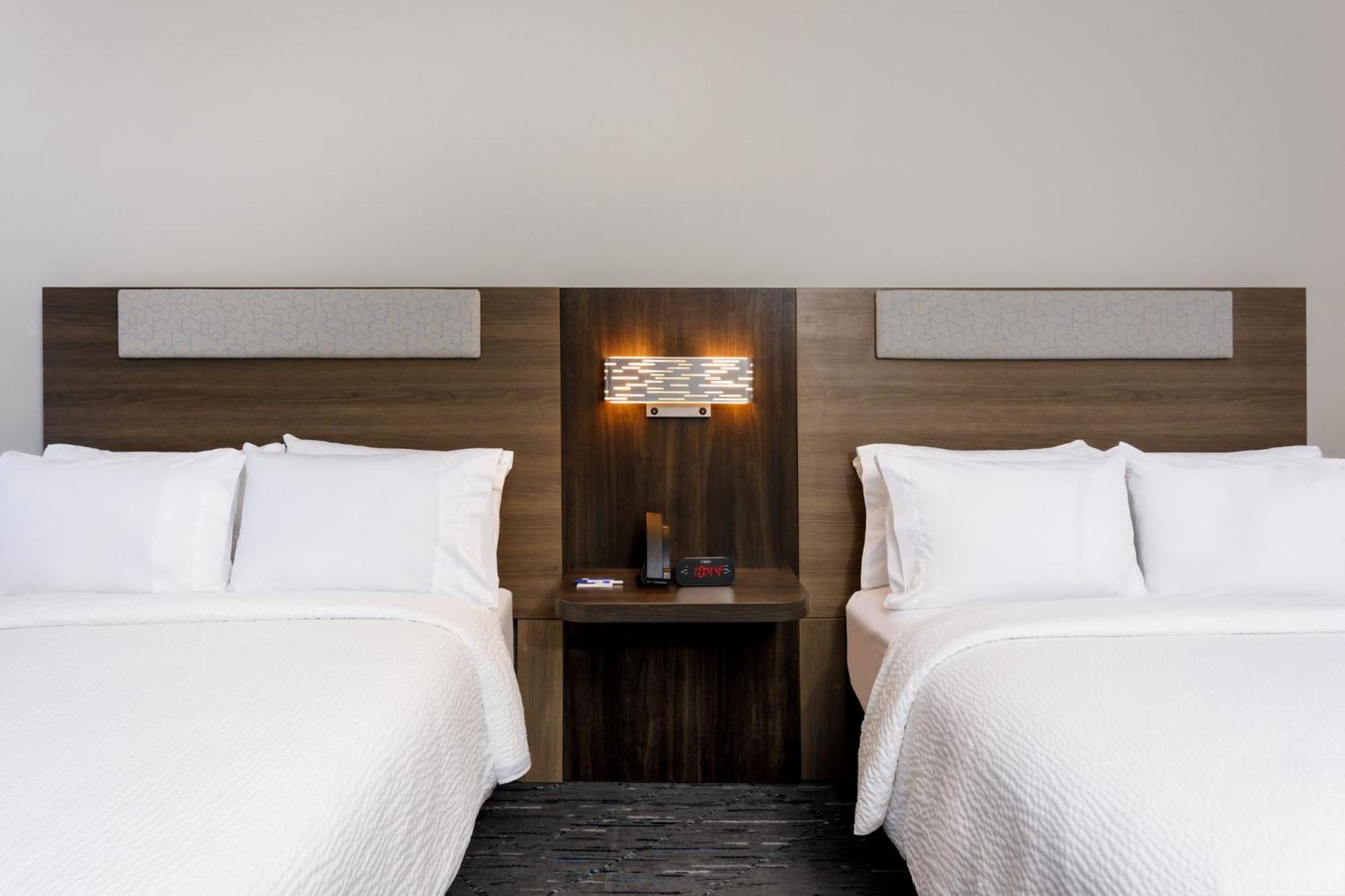 Holiday Inn Express & Suites Tampa Stadium - Airport Area By Ihg מראה חיצוני תמונה