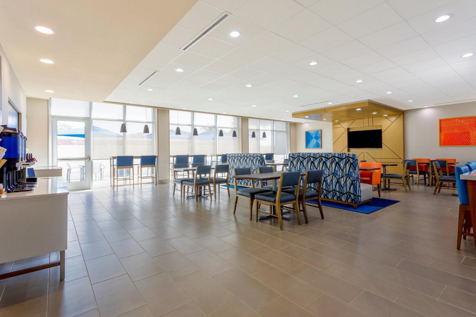 Holiday Inn Express & Suites Tampa Stadium - Airport Area By Ihg מראה חיצוני תמונה