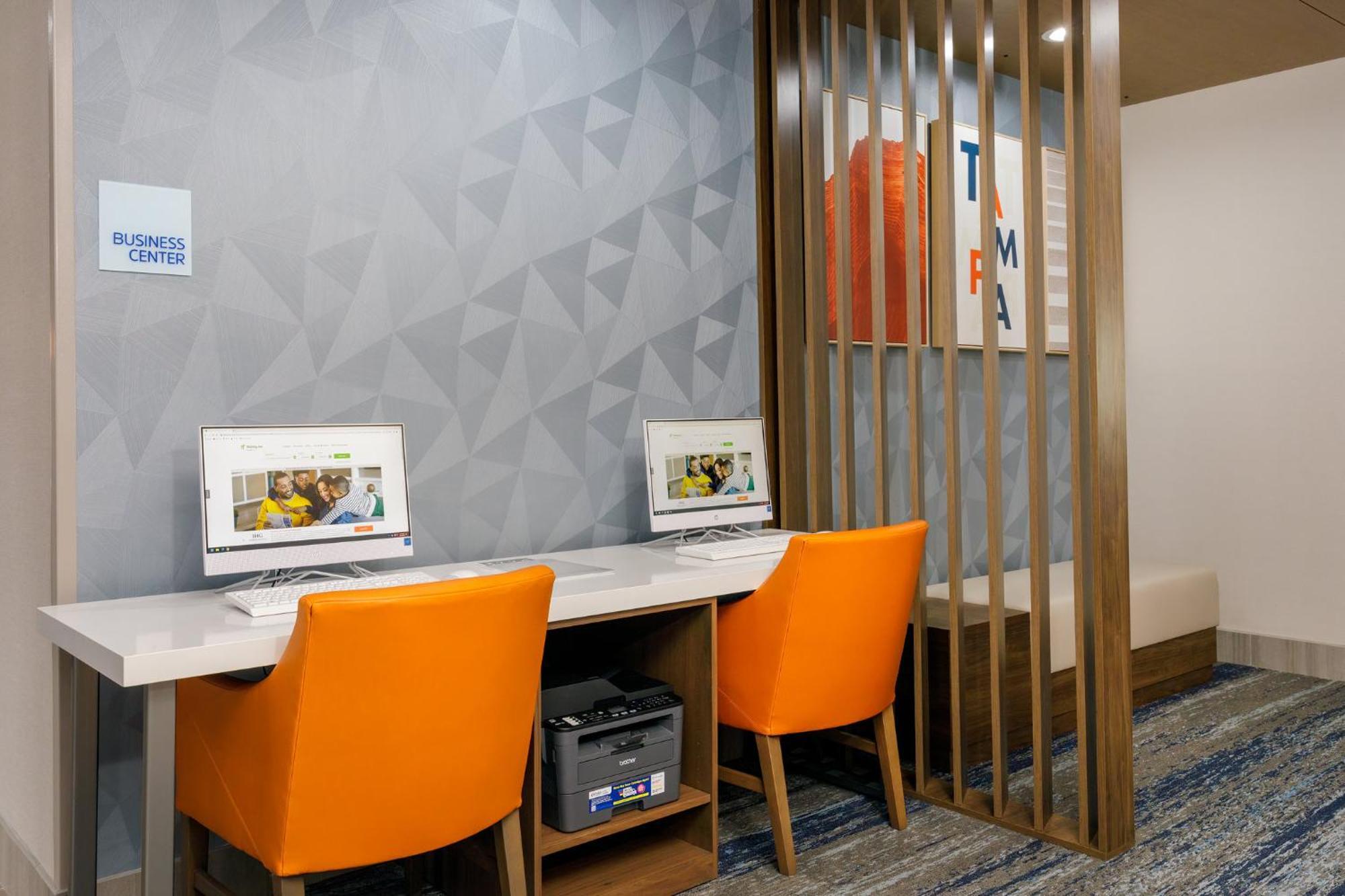 Holiday Inn Express & Suites Tampa Stadium - Airport Area By Ihg מראה חיצוני תמונה