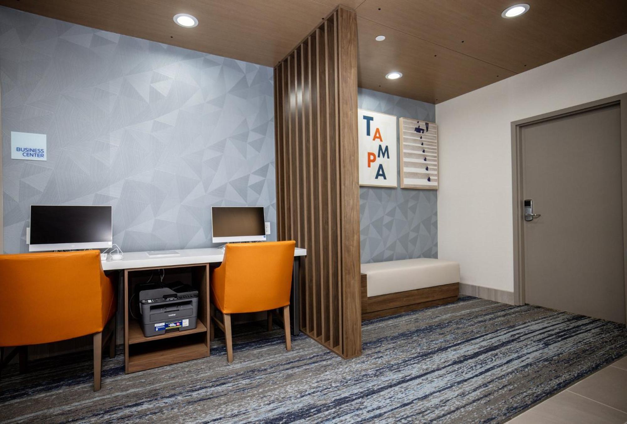 Holiday Inn Express & Suites Tampa Stadium - Airport Area By Ihg מראה חיצוני תמונה