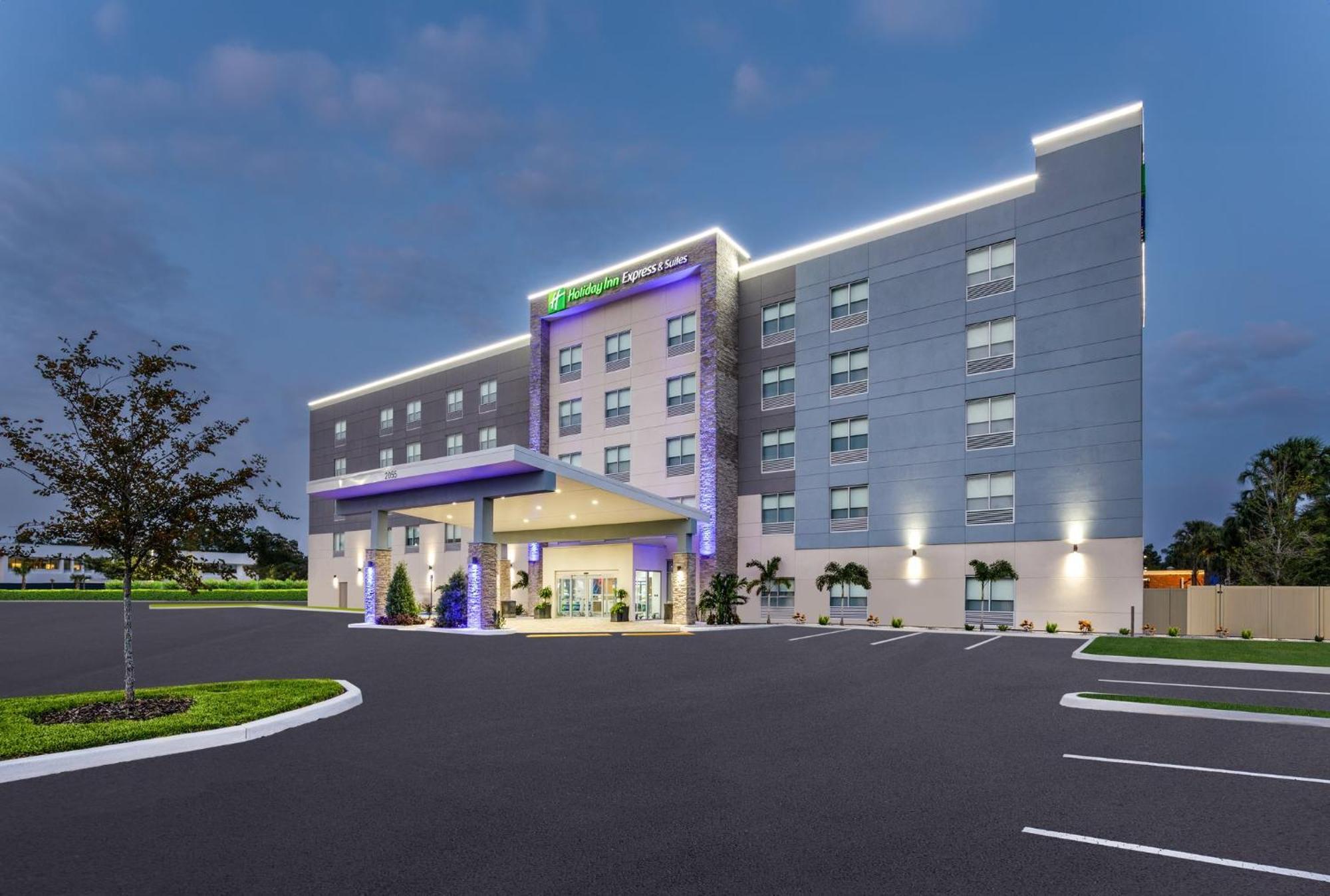 Holiday Inn Express & Suites Tampa Stadium - Airport Area By Ihg מראה חיצוני תמונה